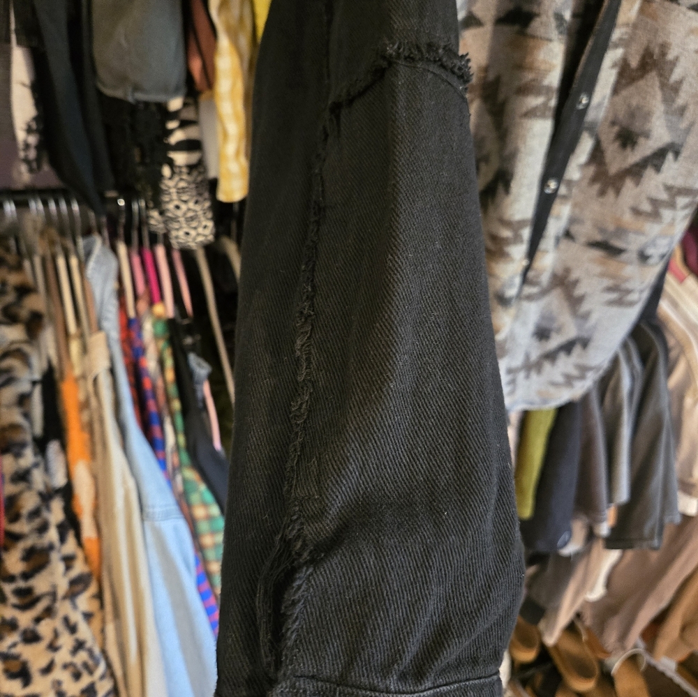 Black And Gray Aztec Pattern Jacket - image 2